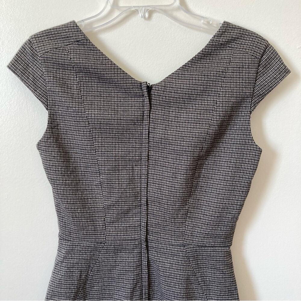 H&M Plaid Dress Size 4 - Picture 4 of 12